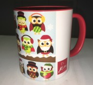 Tazza gufetti natalizi su ramo innevato